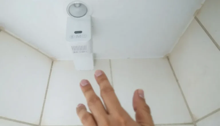 VMC qui bipe quand je rentre dans la pièce : causes et solutions